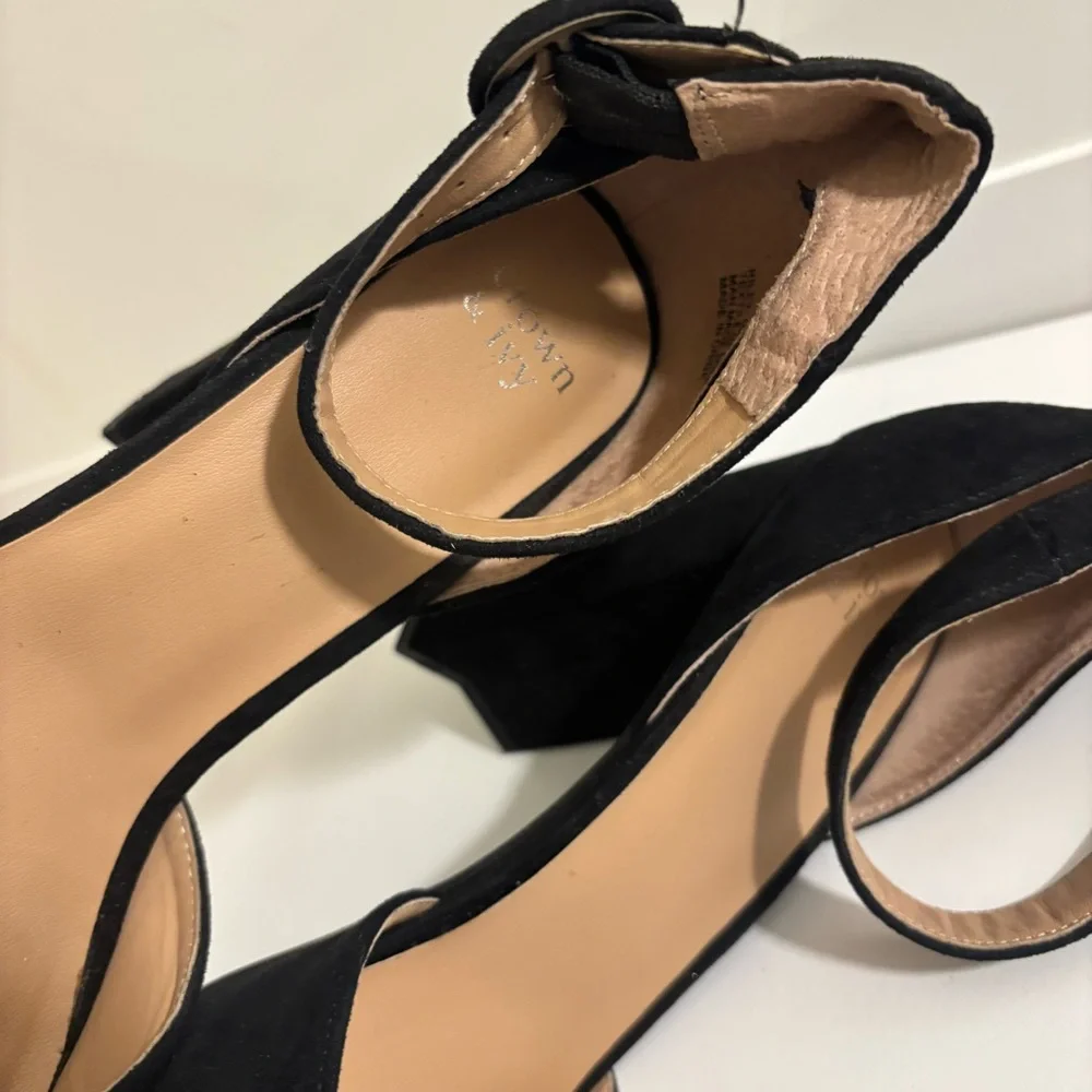Crown & Ivy Riley Black Ankle Strap Box Platform Heels Size 10